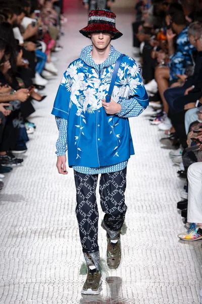 Look 13